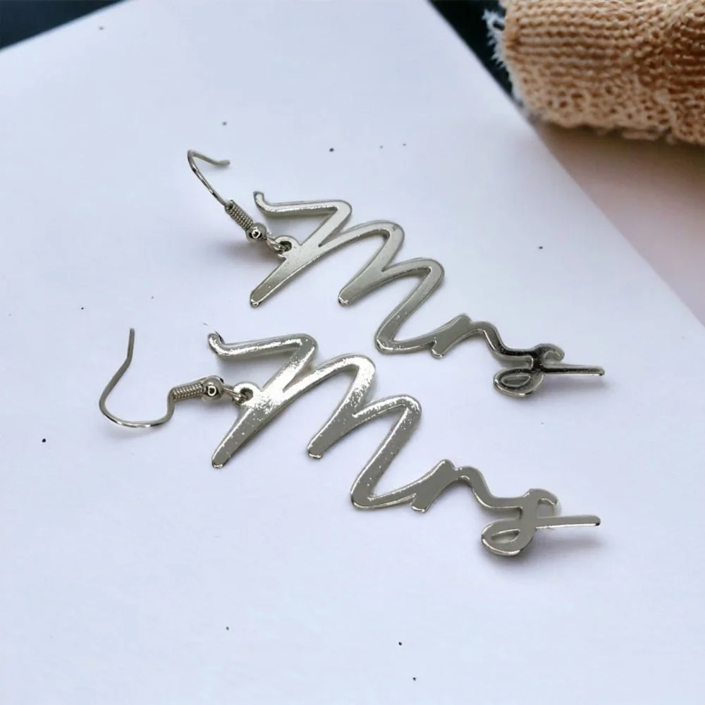 NWT Bridal Style: Stunning 'MRS' Dangle Earrings for the Chic Bride! Gunmetal